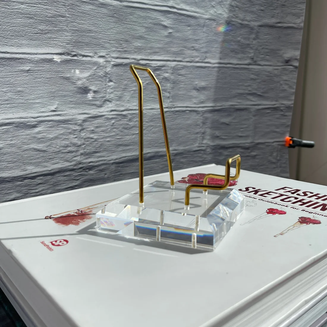 Acrylic specimen stand 80mm x 80mm