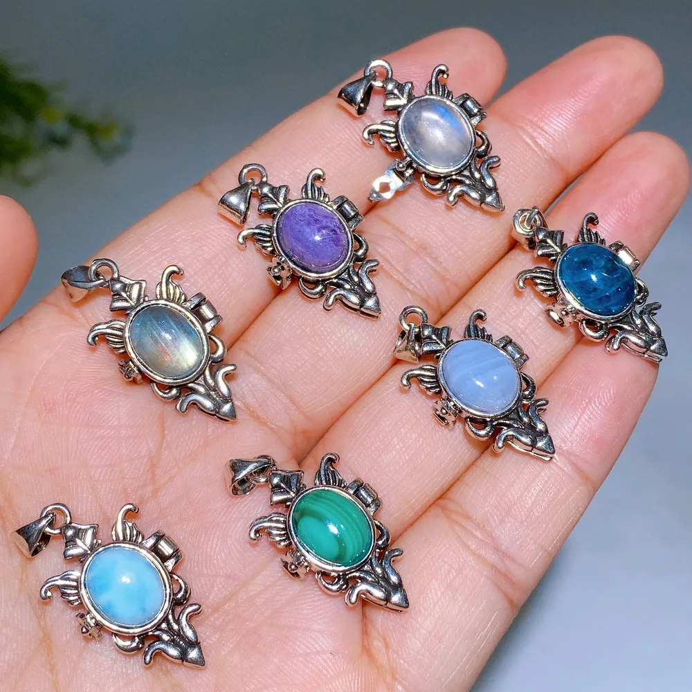 25mm Multi-Material Natural Crystal Pendant Wholesale